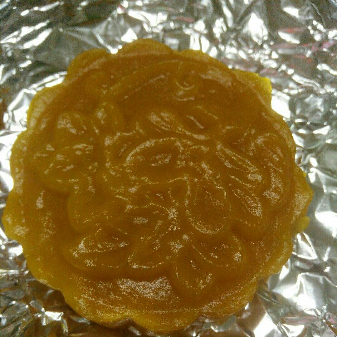 健康美味不上火、老少皆宜的蒸黄金冰皮南瓜月饼&附不需模具南瓜饼🎃压花视频