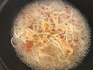 浓汤番茄鸡蛋面的做法 步骤5