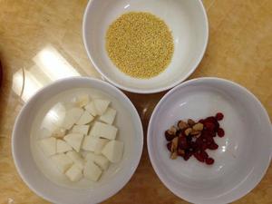 健脾胃的淮山小米粥（焖烧杯）的做法 步骤1