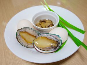 松茸油鲍鱼蒸蛋羹的做法 步骤1