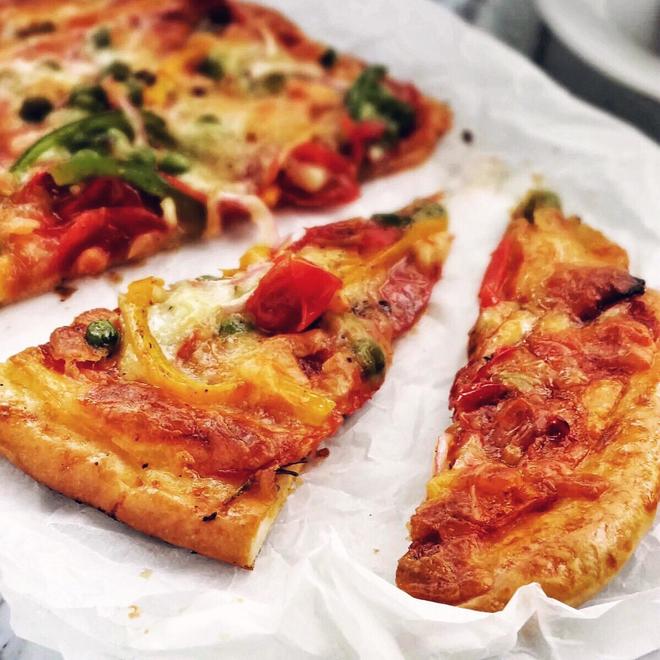 油浸小番茄萨拉米肠脆饼披萨(爆浆口感)的做法