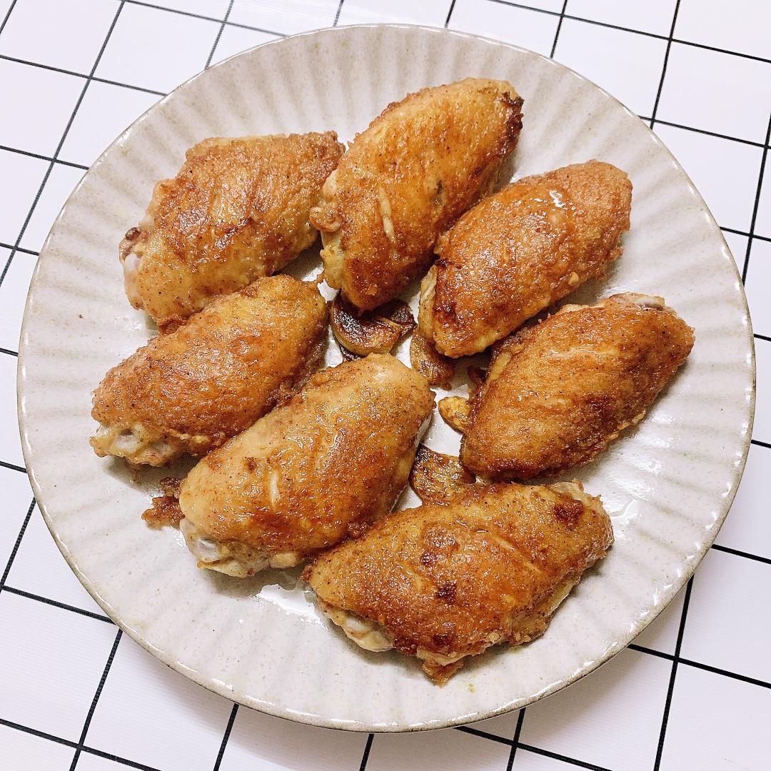 好吃到卷舌头的蒜香鸡翅