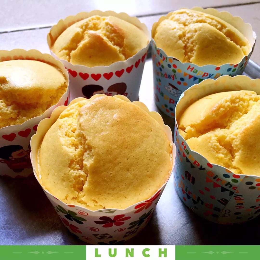 软绵绵戚风纸杯蛋糕