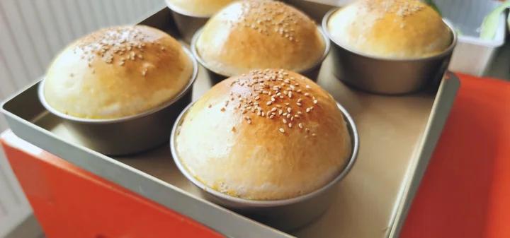 汉堡胚🍔 · 普通面粉(手揉)（更新补充牛肉饼配方2020.06.06）