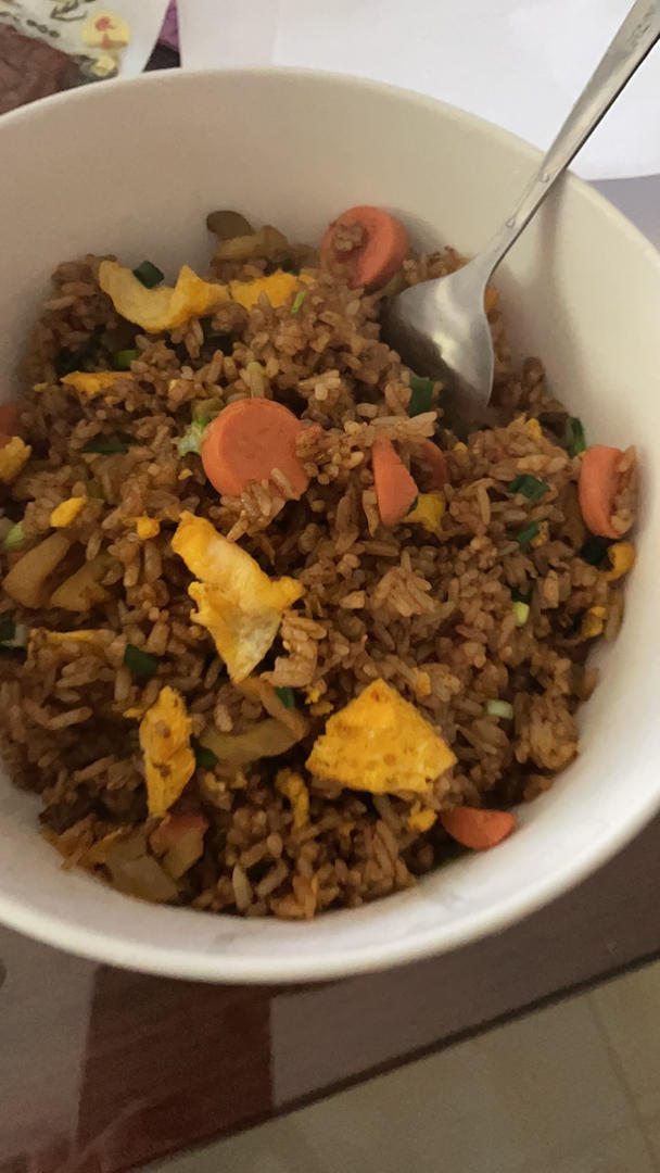 邻居抢着来我家吃土豆香肠炒饭，原来这么香！