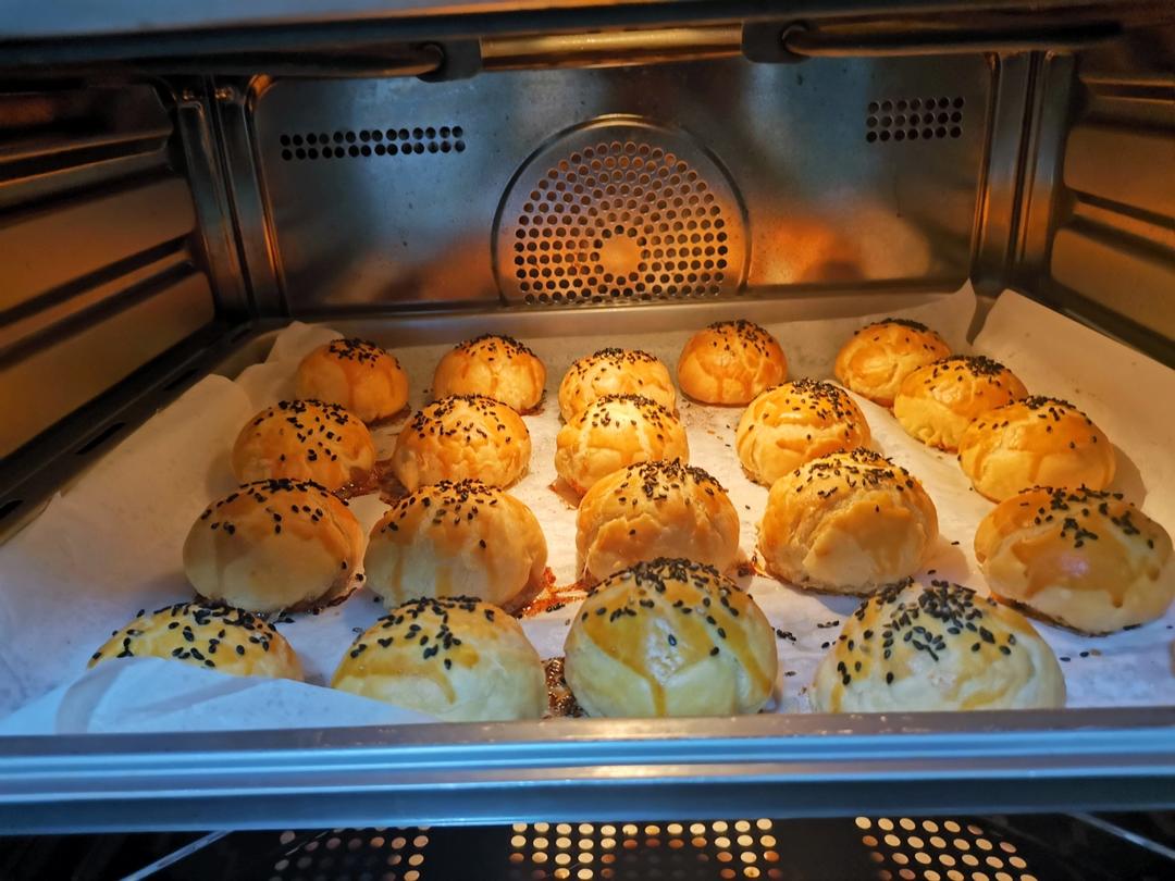 泳式鲜肉榨菜月饼