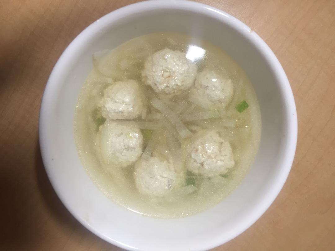 【10分钟系列】白萝卜豆腐圆子汤