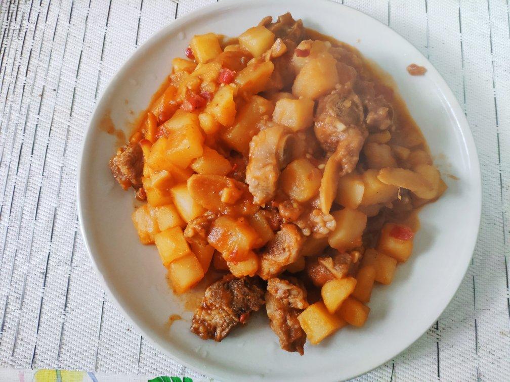 土豆炖排骨
