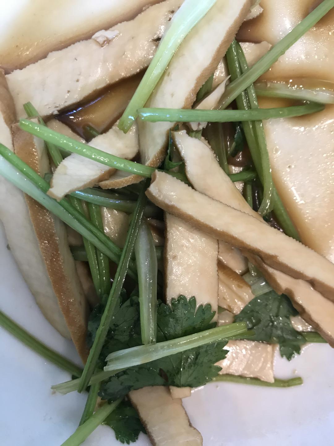 香菜拌豆腐干