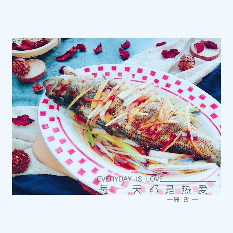 清蒸鲈鱼「家宴快手菜」