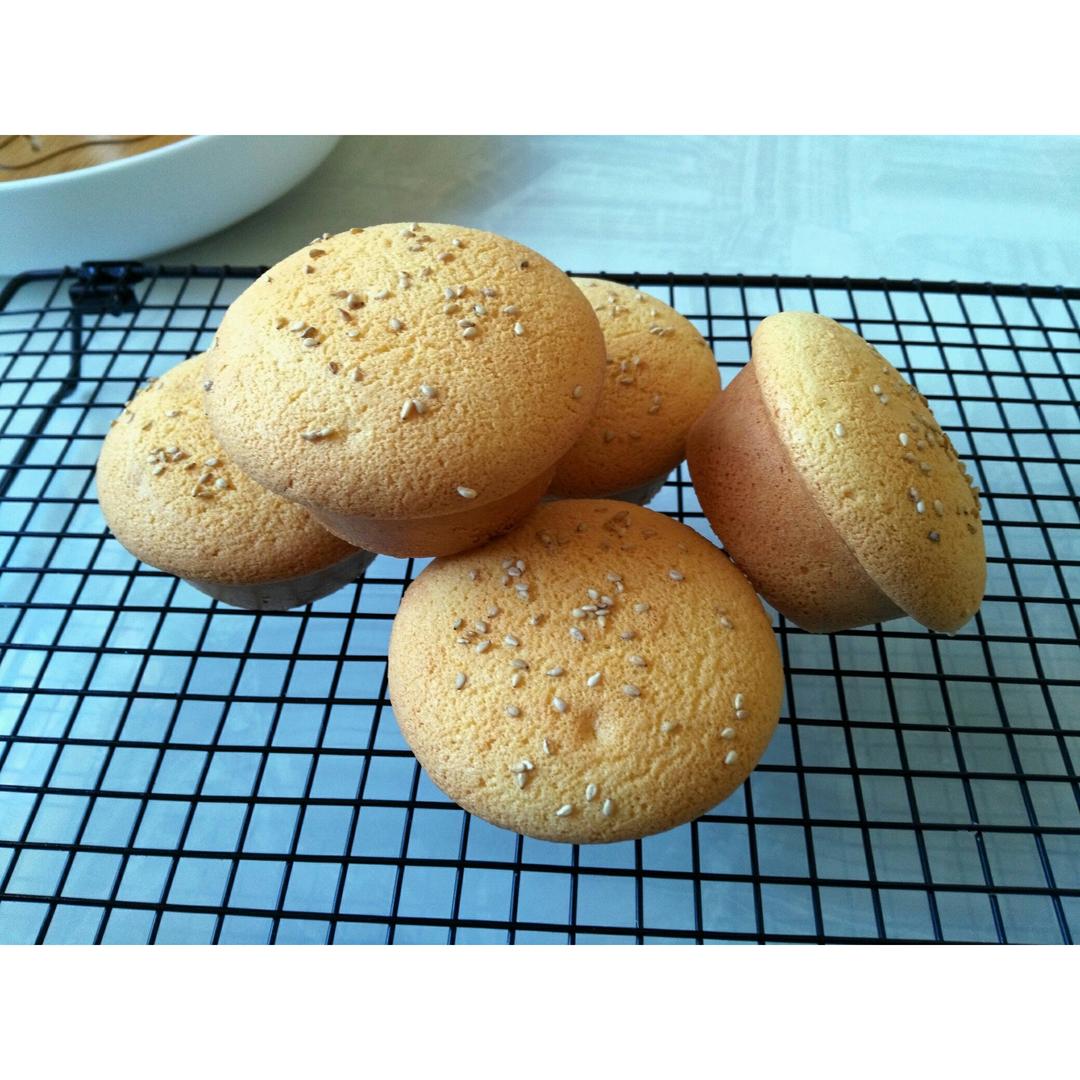 飞鱼果宝做的无油无水脆皮小蛋糕