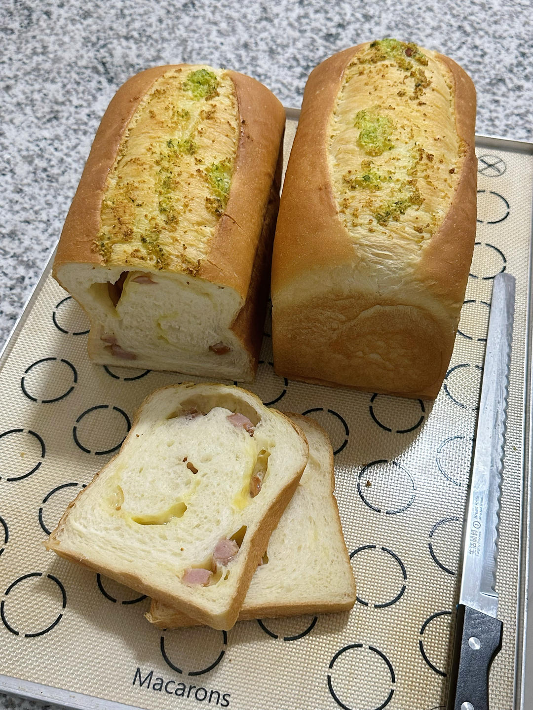 蒜香芝士德肠吐司/超香的咸口吐司