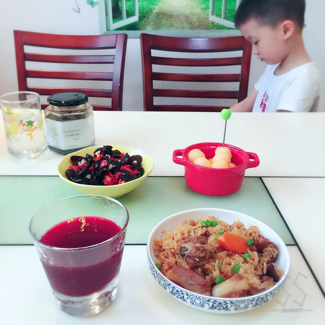 喷香排骨焖饭（爆好吃）