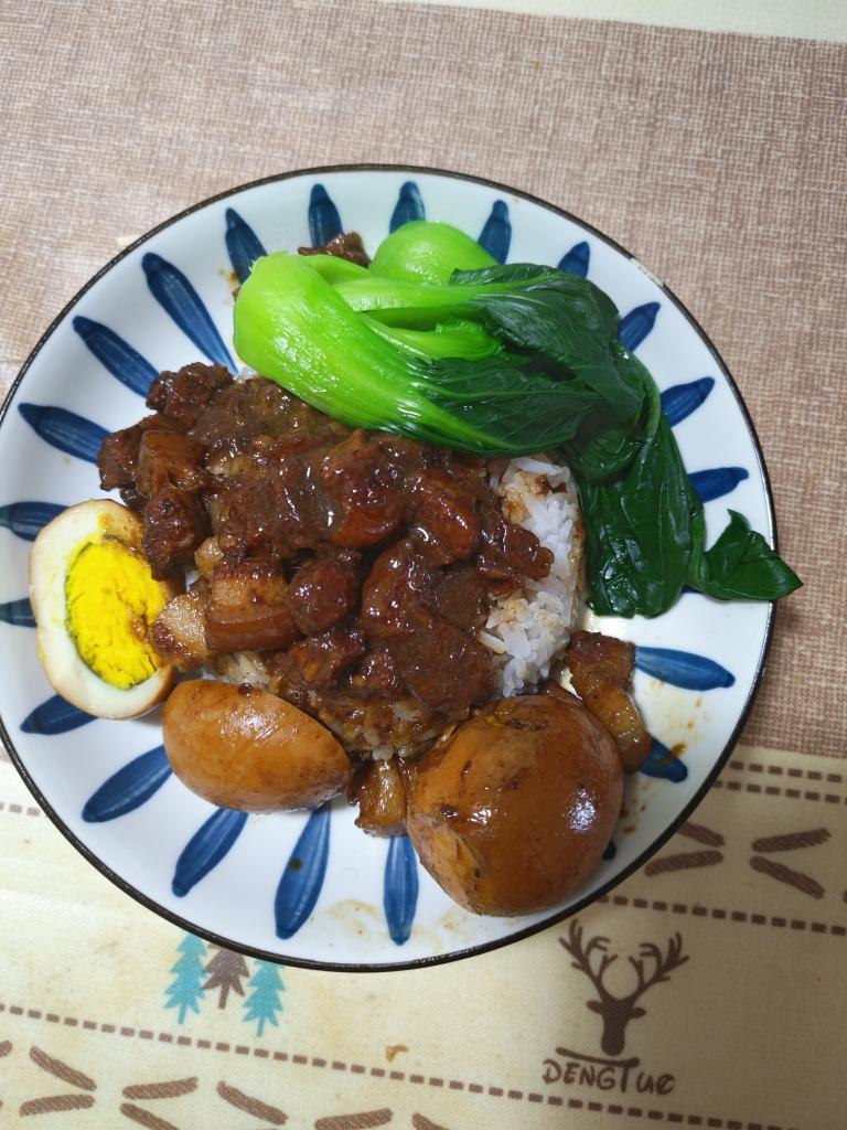 洋葱酥卤肉饭