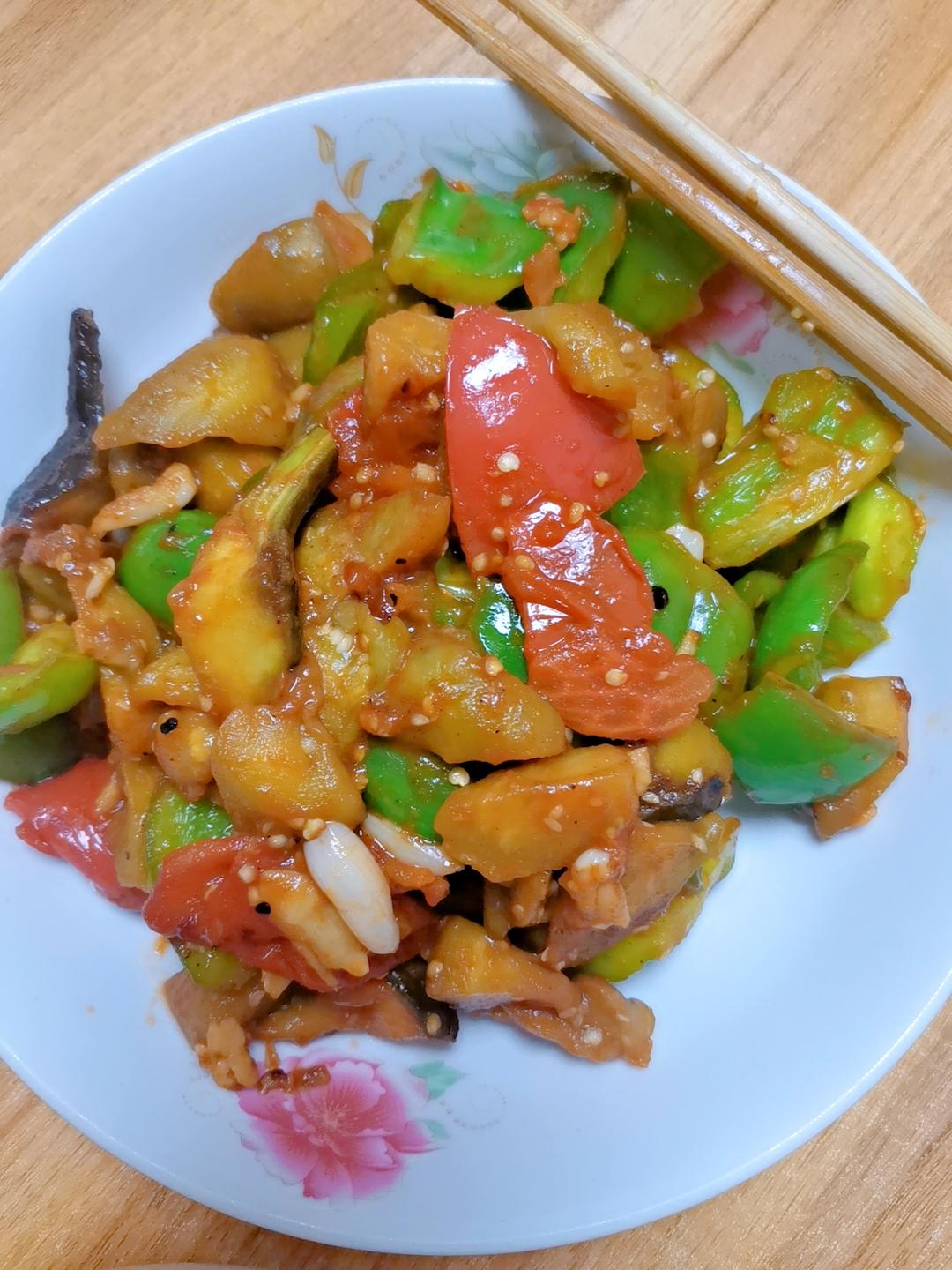 5分钟快手下饭菜#番茄炒茄子🍅番茄家族