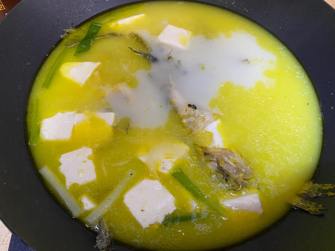 昂刺鱼豆腐汤（黄辣丁）