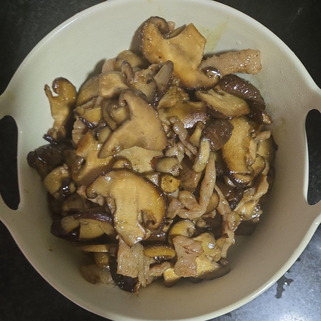 香菇炒肉