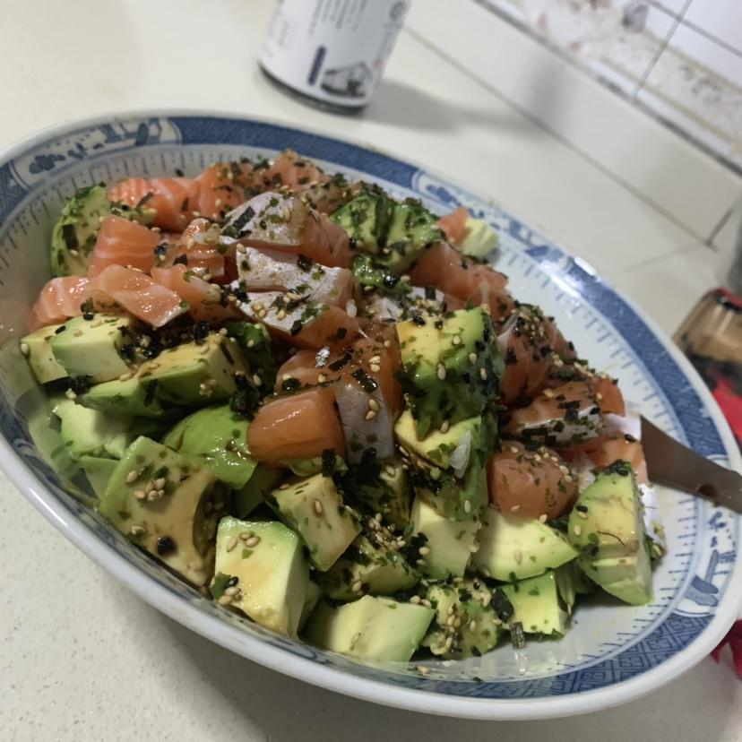 三文鱼牛油果拌饭