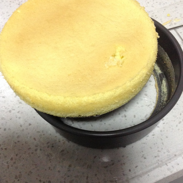 超简单完美戚风蛋糕（6寸2蛋）附打发、翻拌、脱模视频