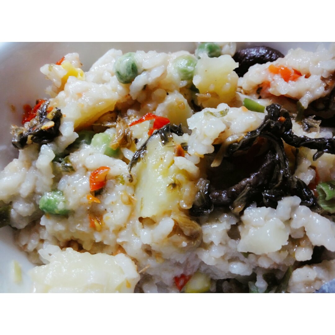 电饭锅版香菇土豆饭