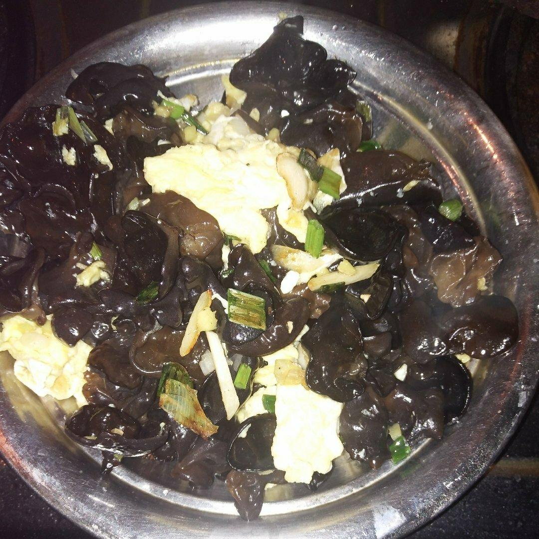 木耳炒鸡蛋