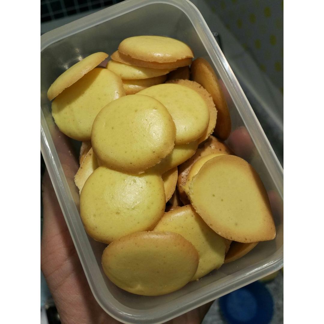 蛋黄小西饼（烤箱做饼干，简单又好吃）