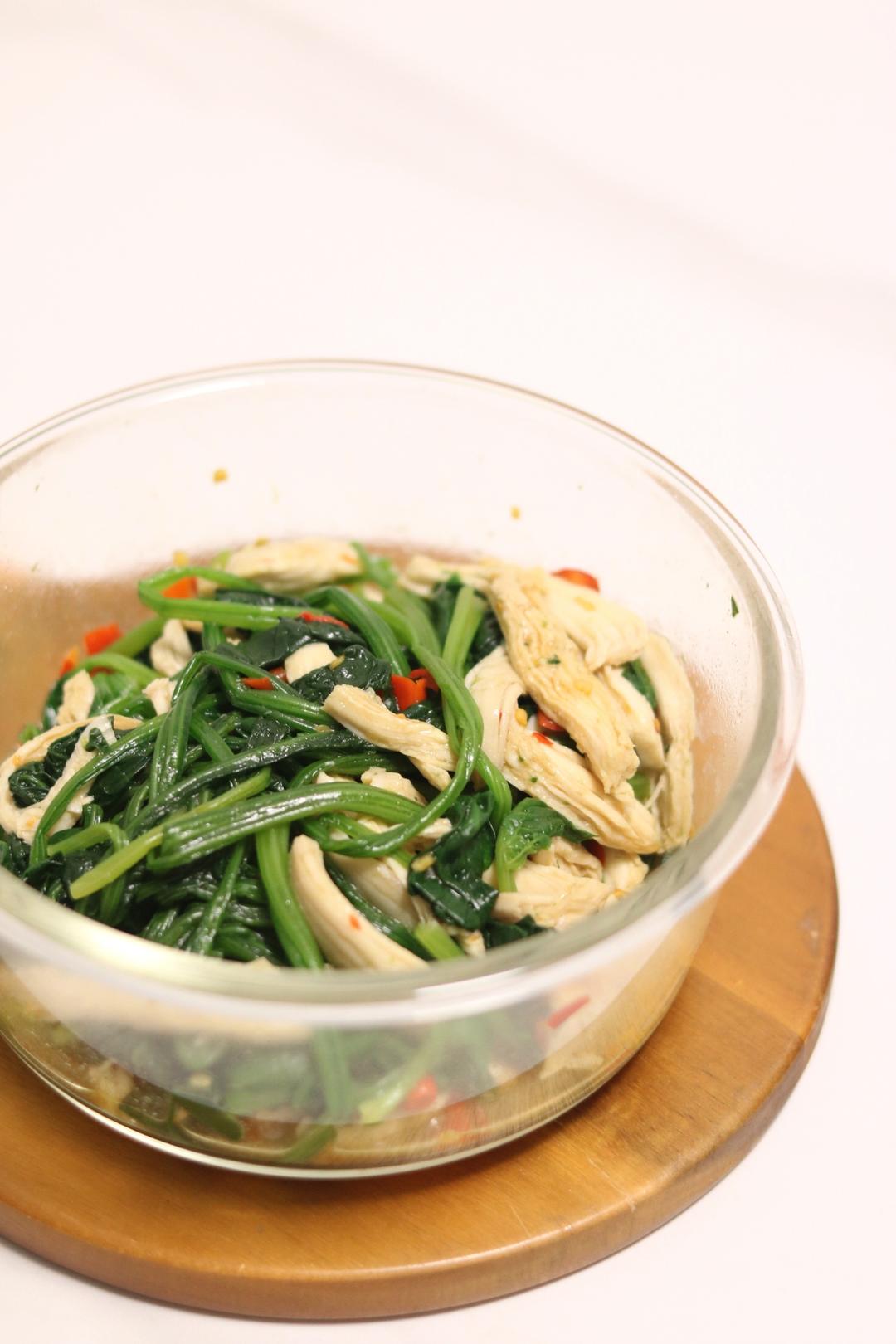 菠菜凉拌鸡胸肉（附一块鸡胸两种吃法）