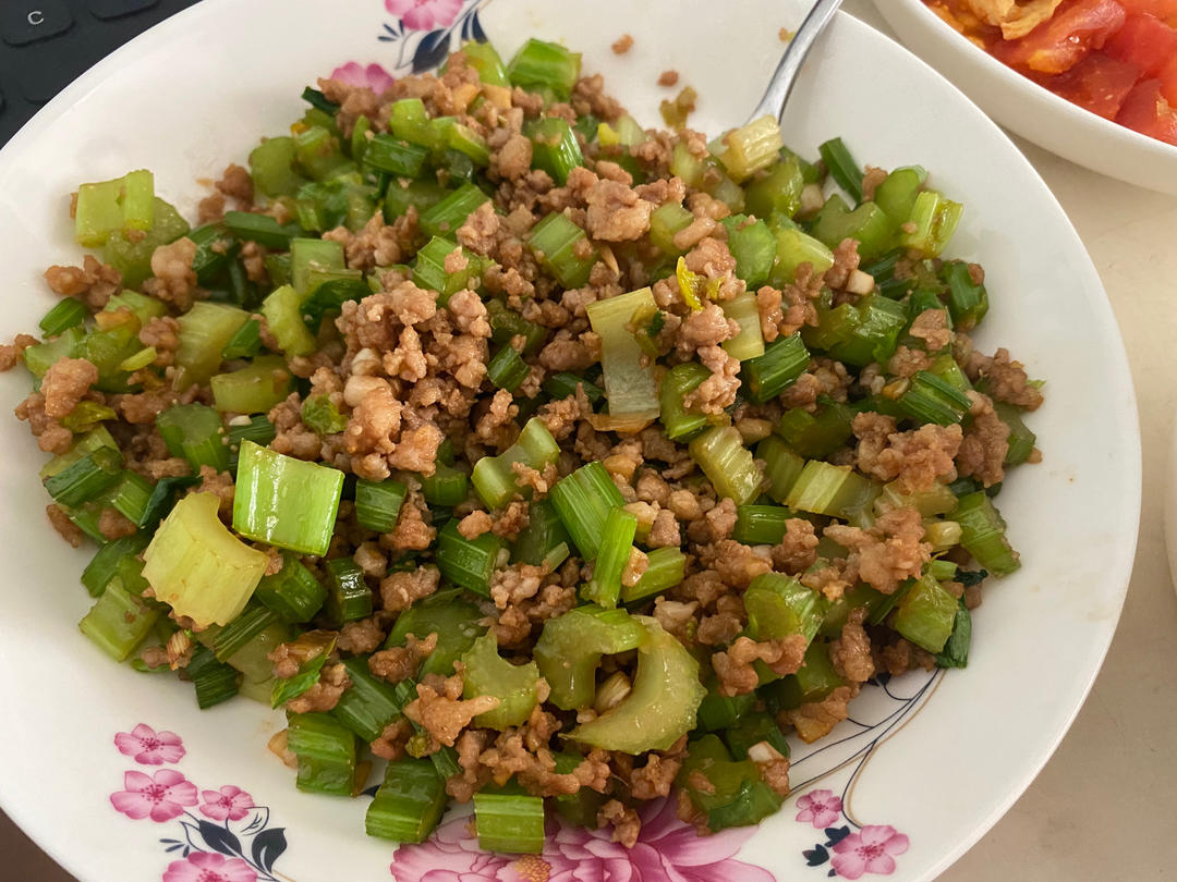 下饭菜：肉末芹菜