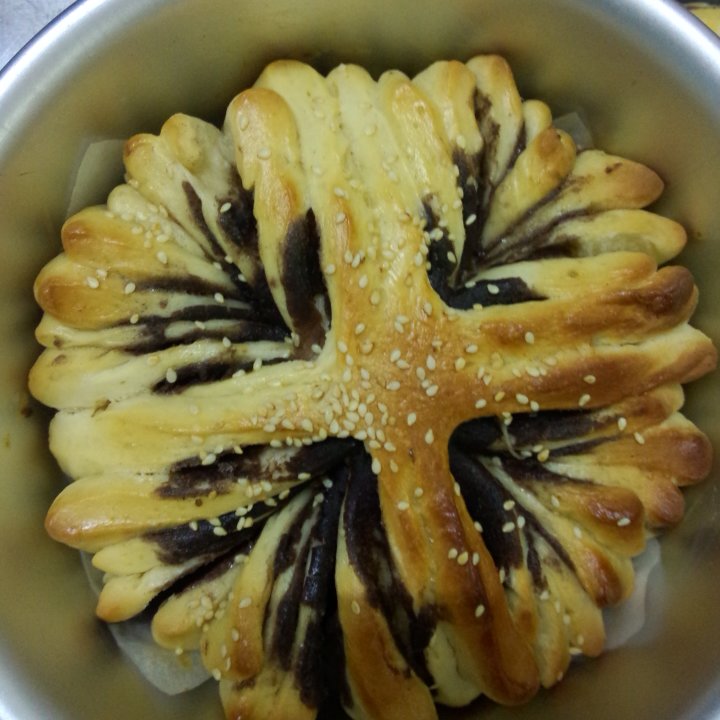 豆沙花式面包