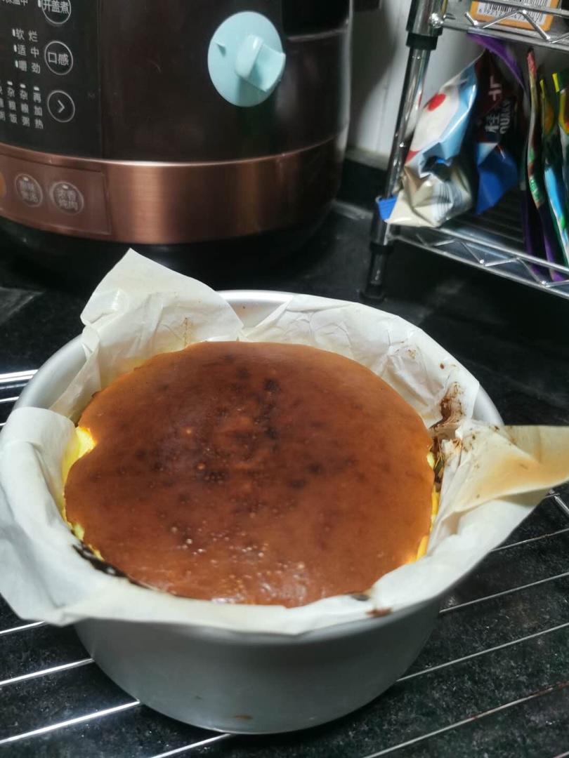 新手也能get√ 巴斯克乳酪蛋糕 （适合2-3人吃的分量）