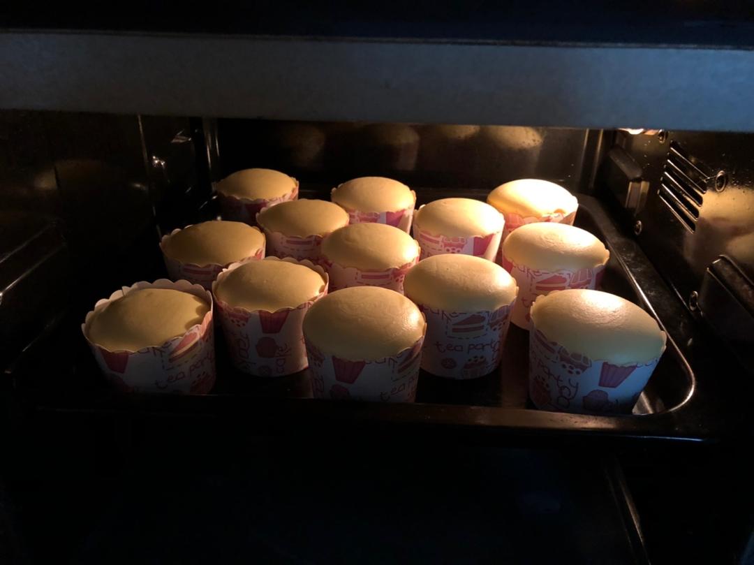 炼乳纸杯蛋糕