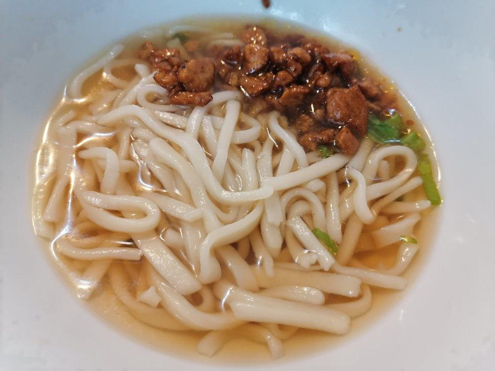 【小高姐】手擀肉臊面  手工做出口感劲道的擀面条