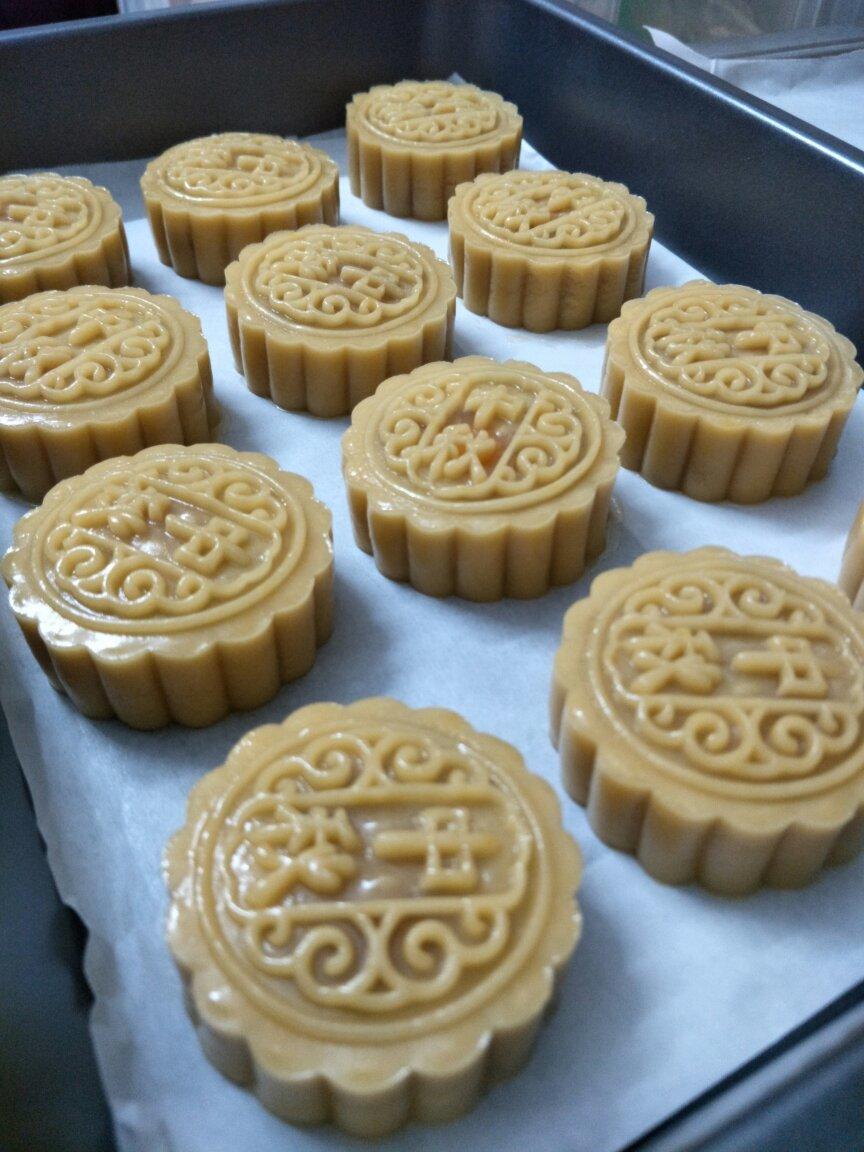 广式月饼——蛋黄莲蓉月饼