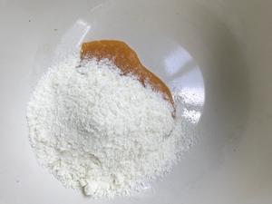 无糖红火龙果南瓜双拼溶豆的做法 步骤2