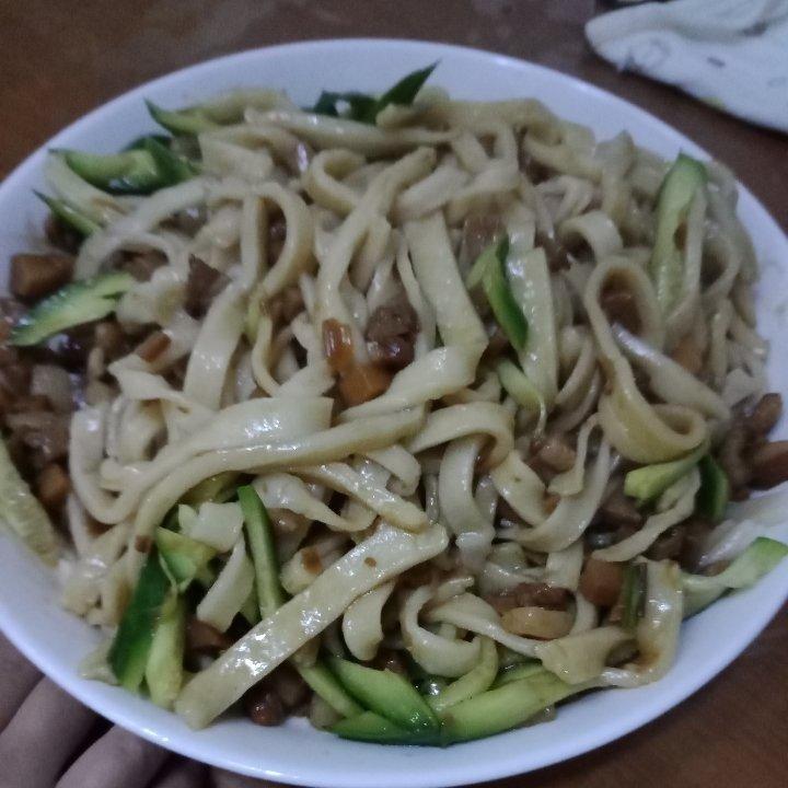 杏鲍菇肉末打卤面