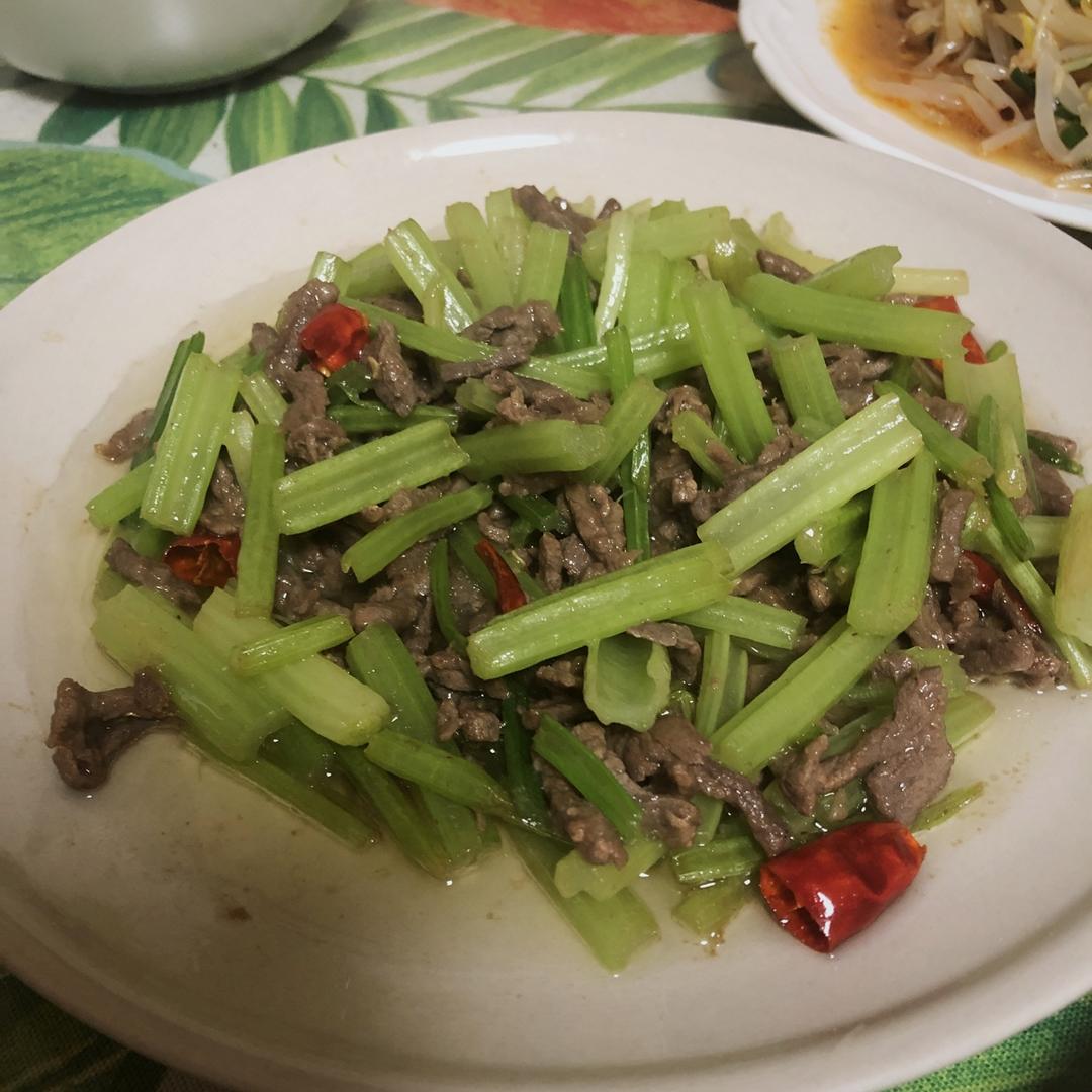 芹菜炒牛肉