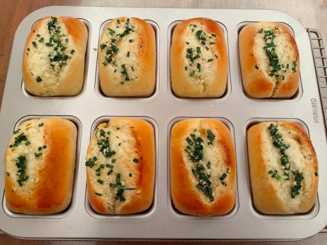 蒜香芝士火腿小吐司🍞超香！无法抗拒的咸口面包