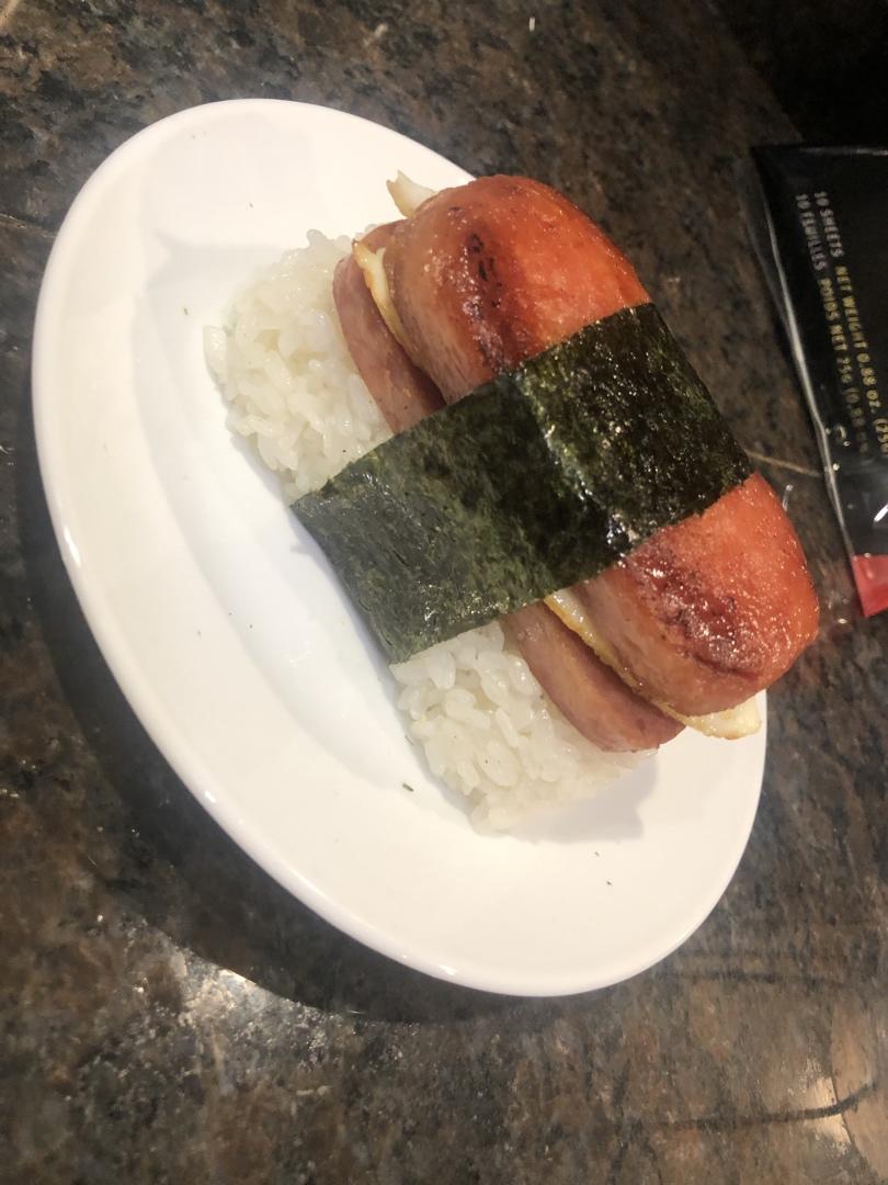 超简单的午餐肉饭团便当🍱🍱