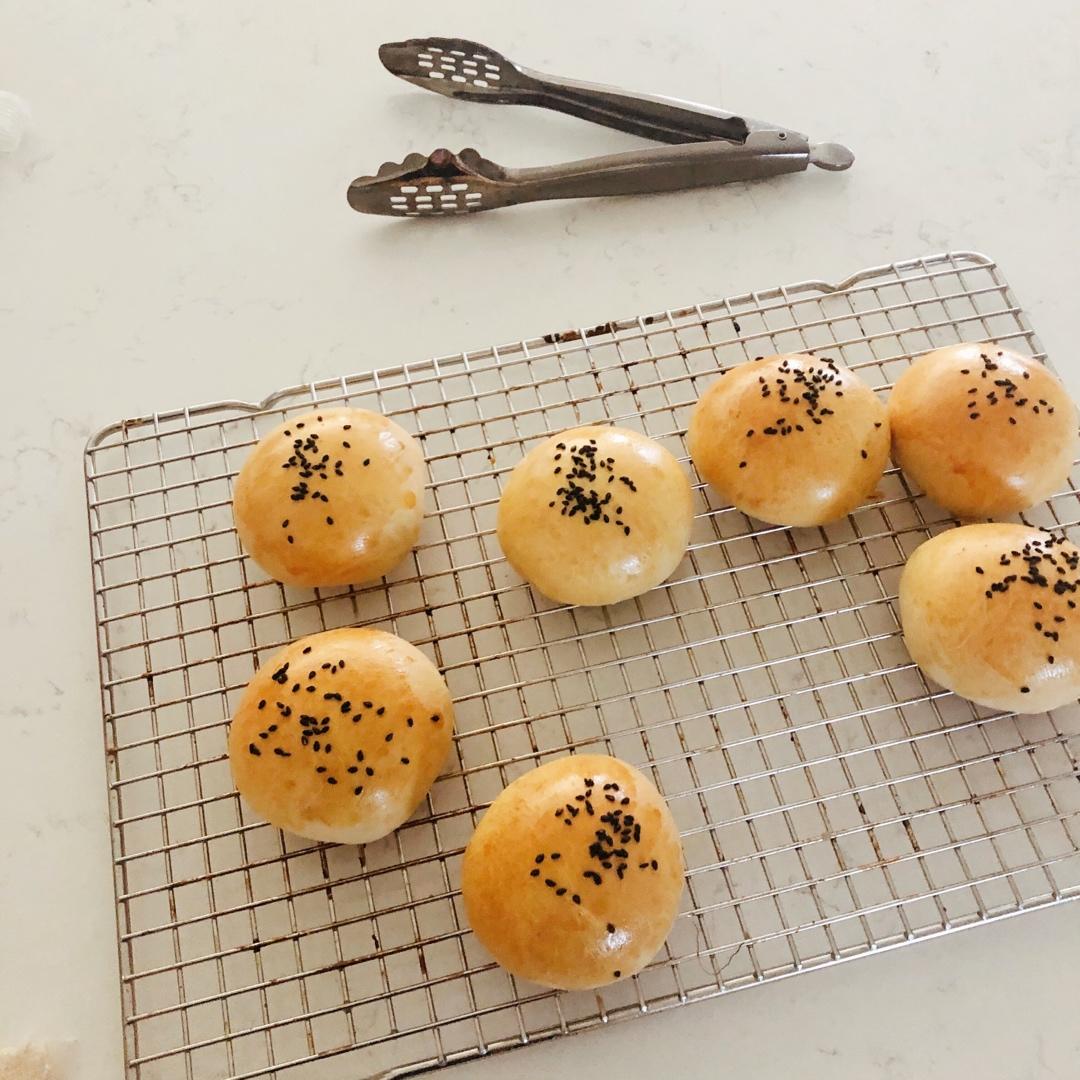 超好吃的咸蛋黄肉松小面包