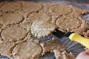 高纤维的燕麦消化饼干（Oat Biscuits）的做法 步骤7