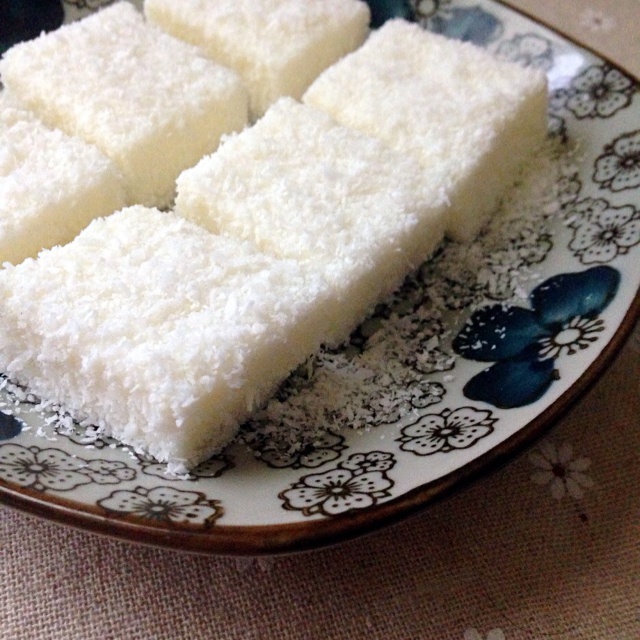 完胜85度C牛奶椰丝小方