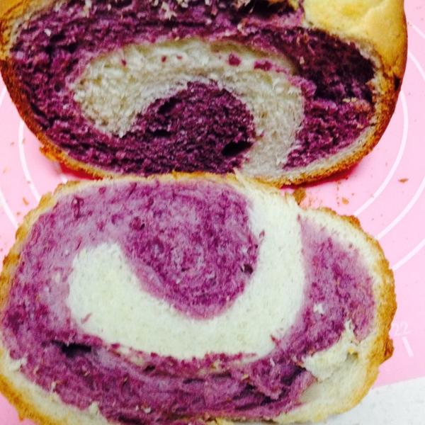 紫薯扭纹双色吐司