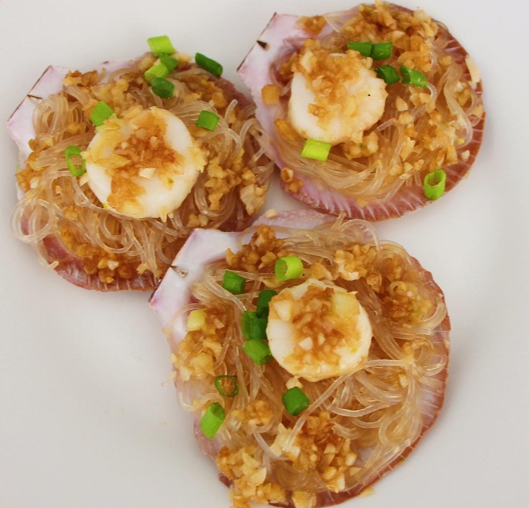 蒜蓉粉丝蒸扇贝粉丝入味有诀窍
