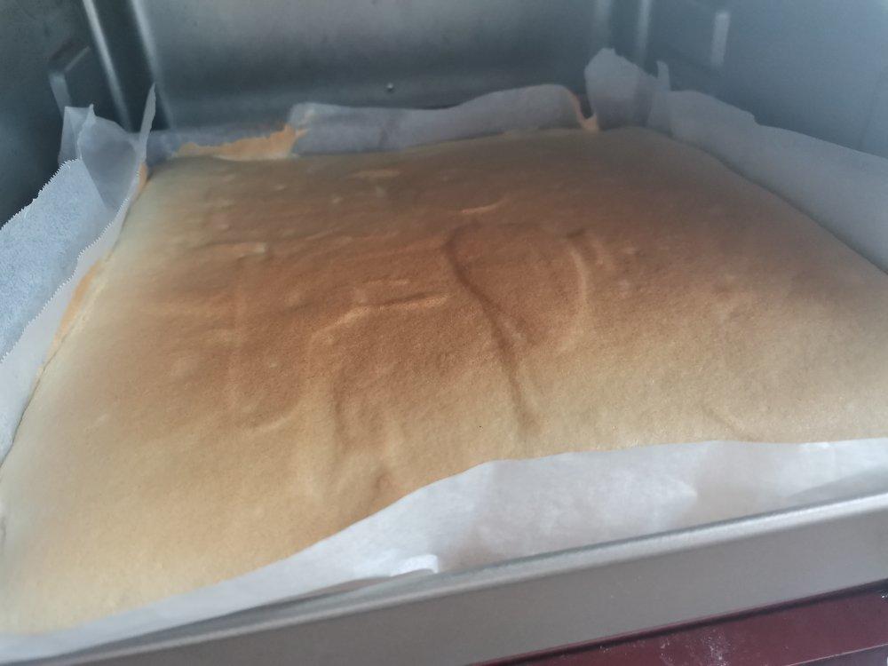 蛋糕卷这样做‼️不掉皮不开裂（小视频食谱）