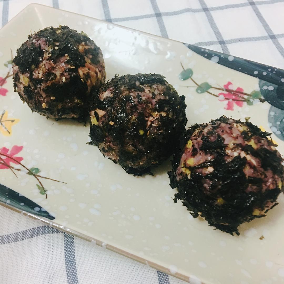 金枪鱼饭团