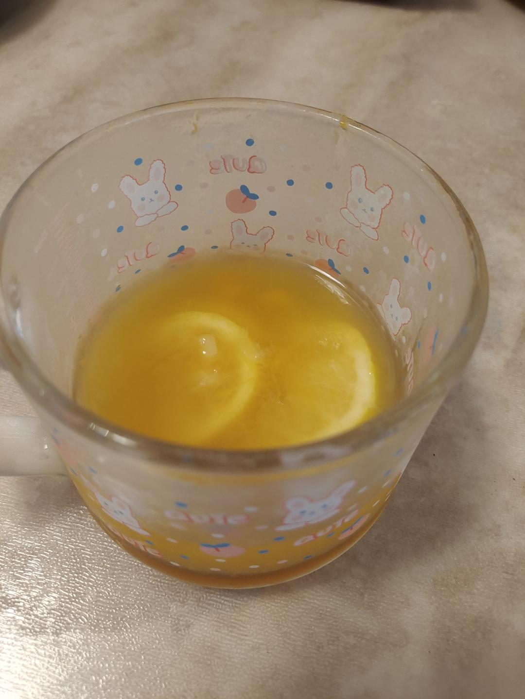 不用加糖的手捣芒果柠檬茶