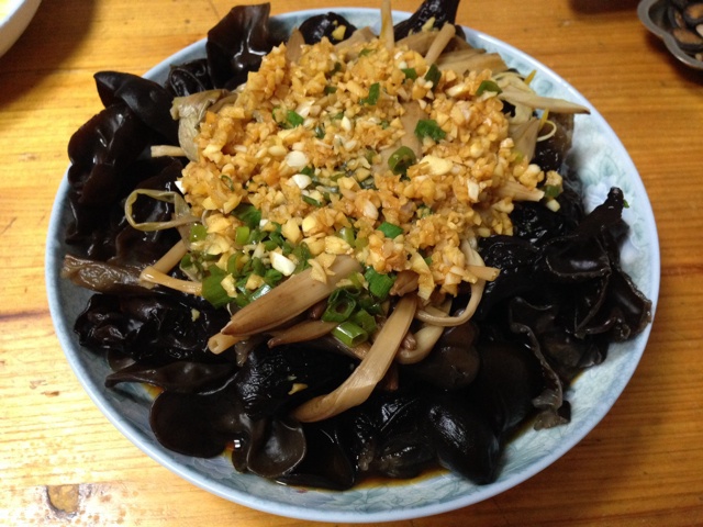 凉拌黑木耳黄花菜