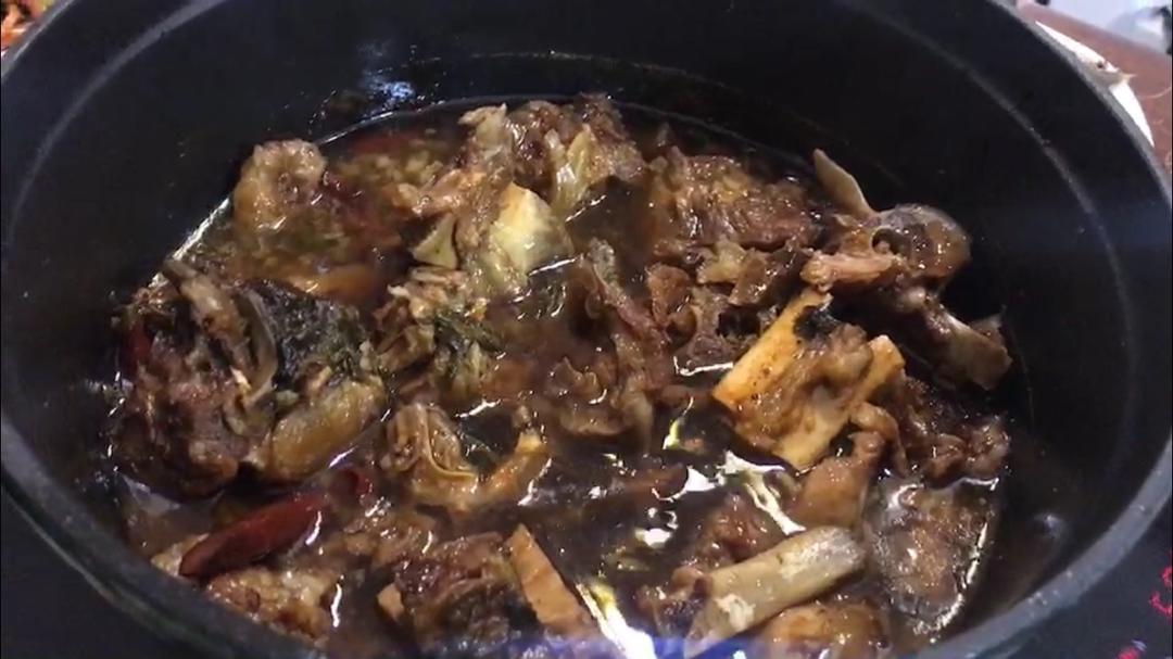 羊蝎子锅 Lamb Hotpot