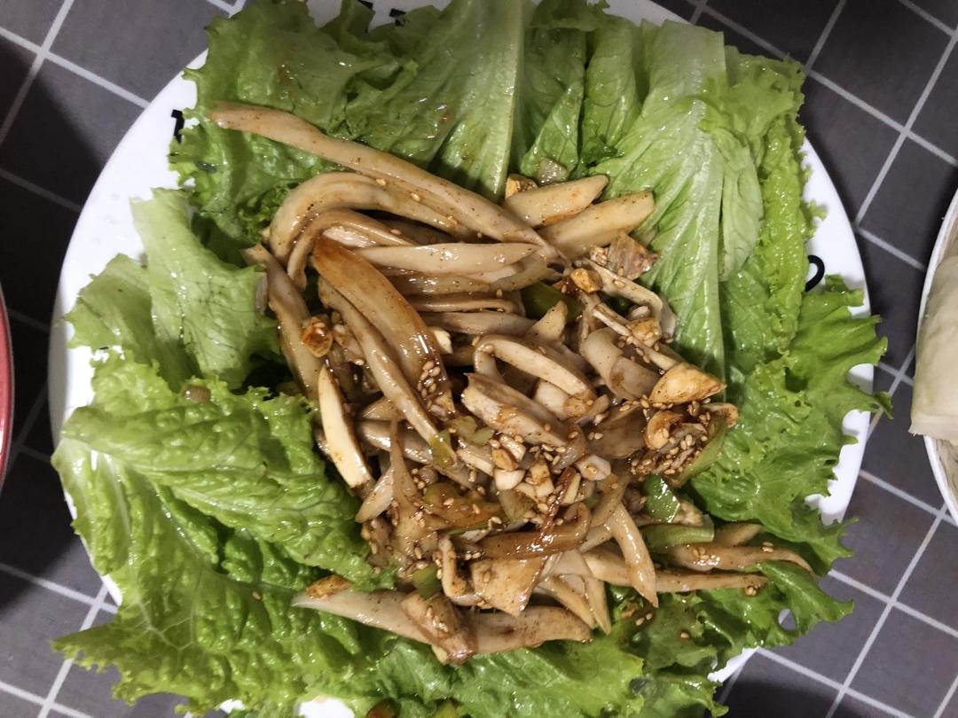 凉拌手撕杏鲍菇(简单巨好吃)