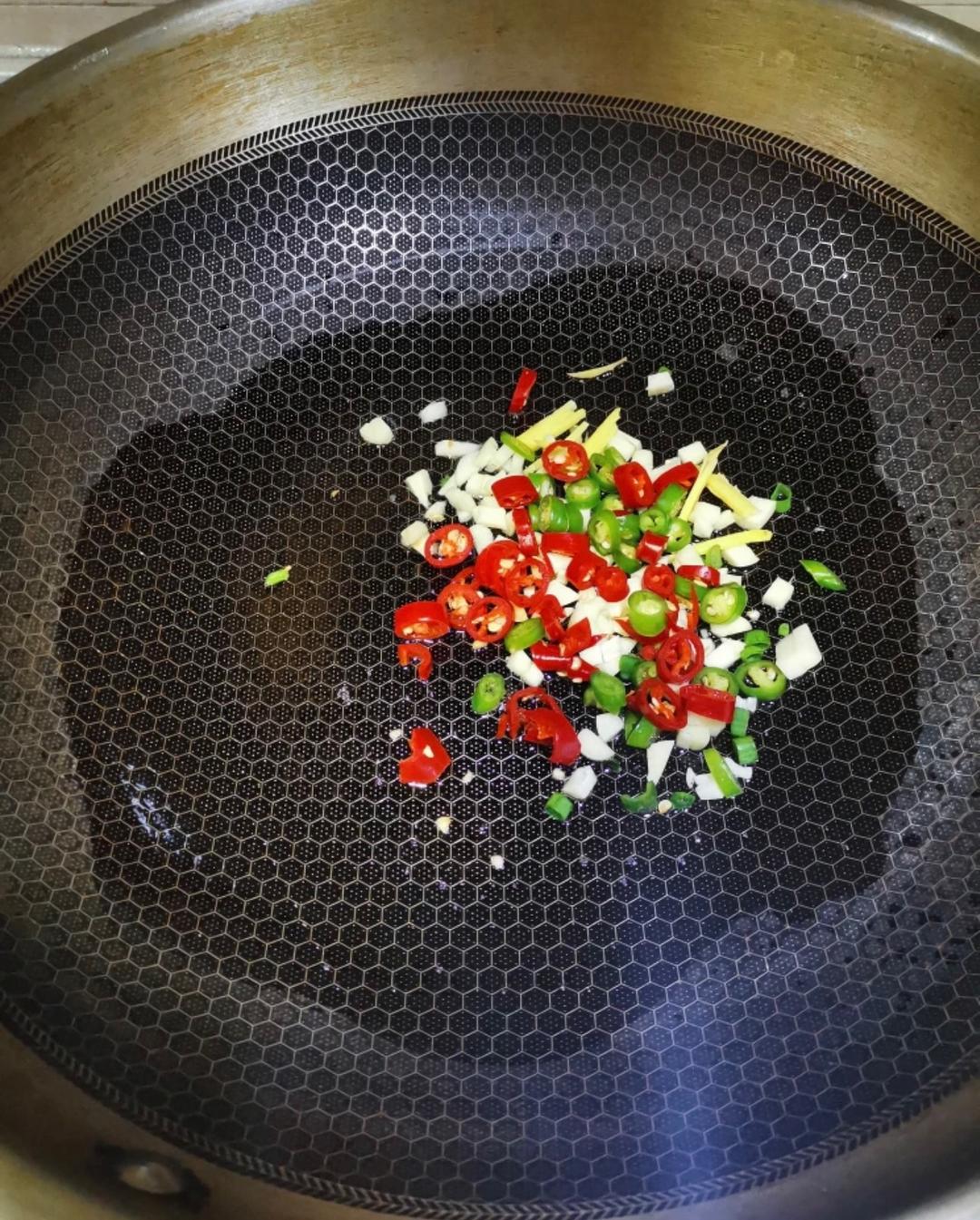 香辣爽嫩的鱿鱼的做法 步骤5